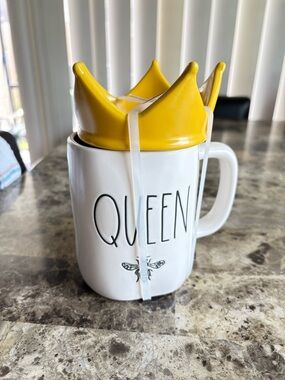 Rae Dunn White 'QUEEN' Ceramic Mug with Yellow Crown Lid